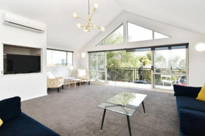 Moa Place - Christchurch Holiday Homes, Christchurch